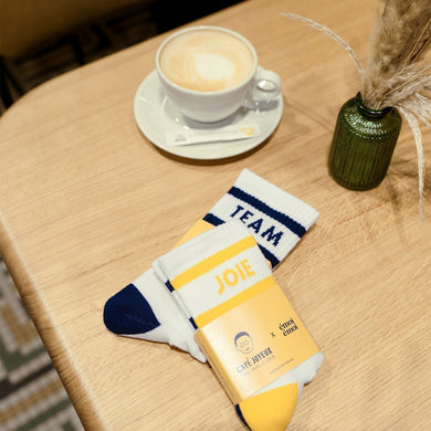 émoi émoi x Café Joyeux : les chaussettes qui font la diff’