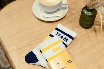 émoi émoi x Café Joyeux : les chaussettes qui font la diff’