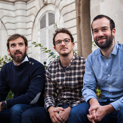 Portrait des fondateurs de M. Moustache, Antoine, Guillaume et Thibault, 3 potes trop shoe !