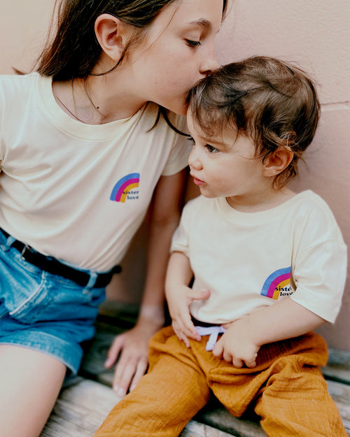 Le t-shirt Rainbow Sister love en coton bio - ivoire - émoi émoi   - 2 