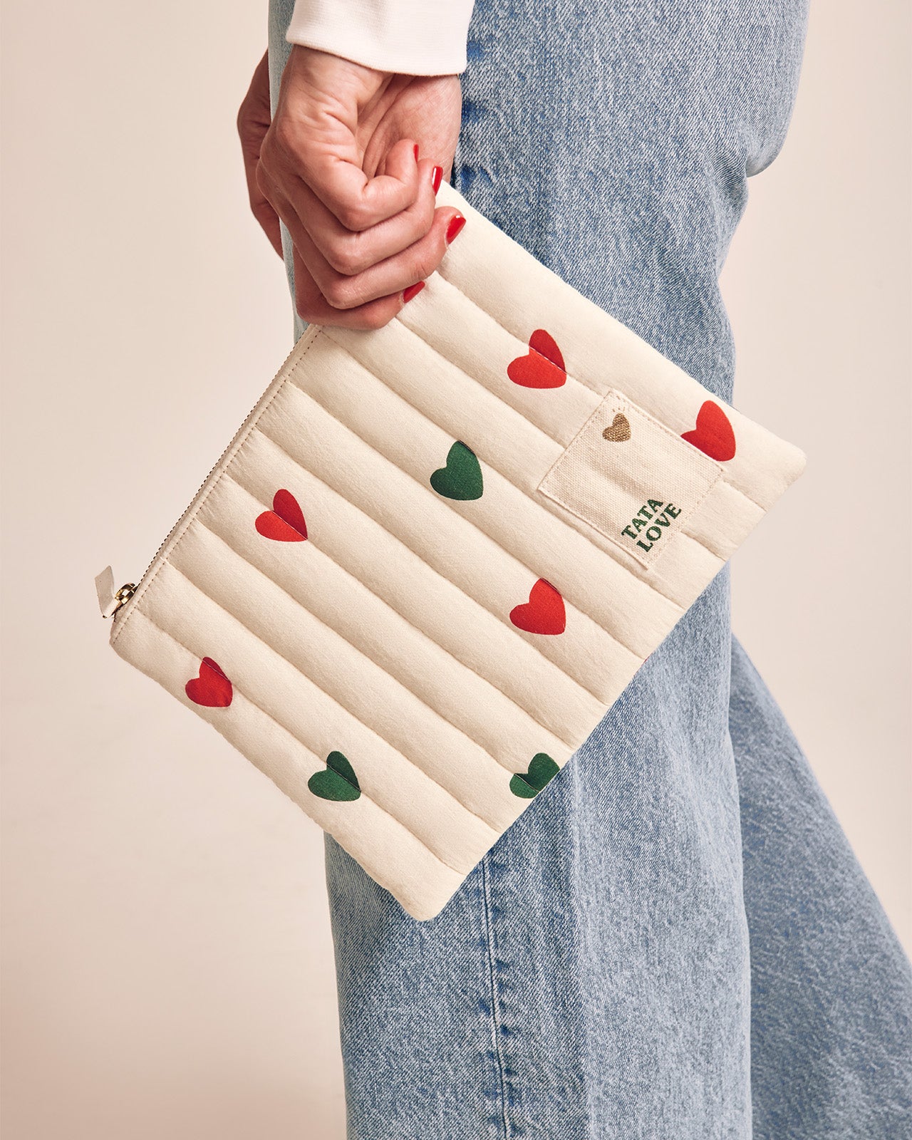 La pochette matelassée Coeurs - message au choix - crème