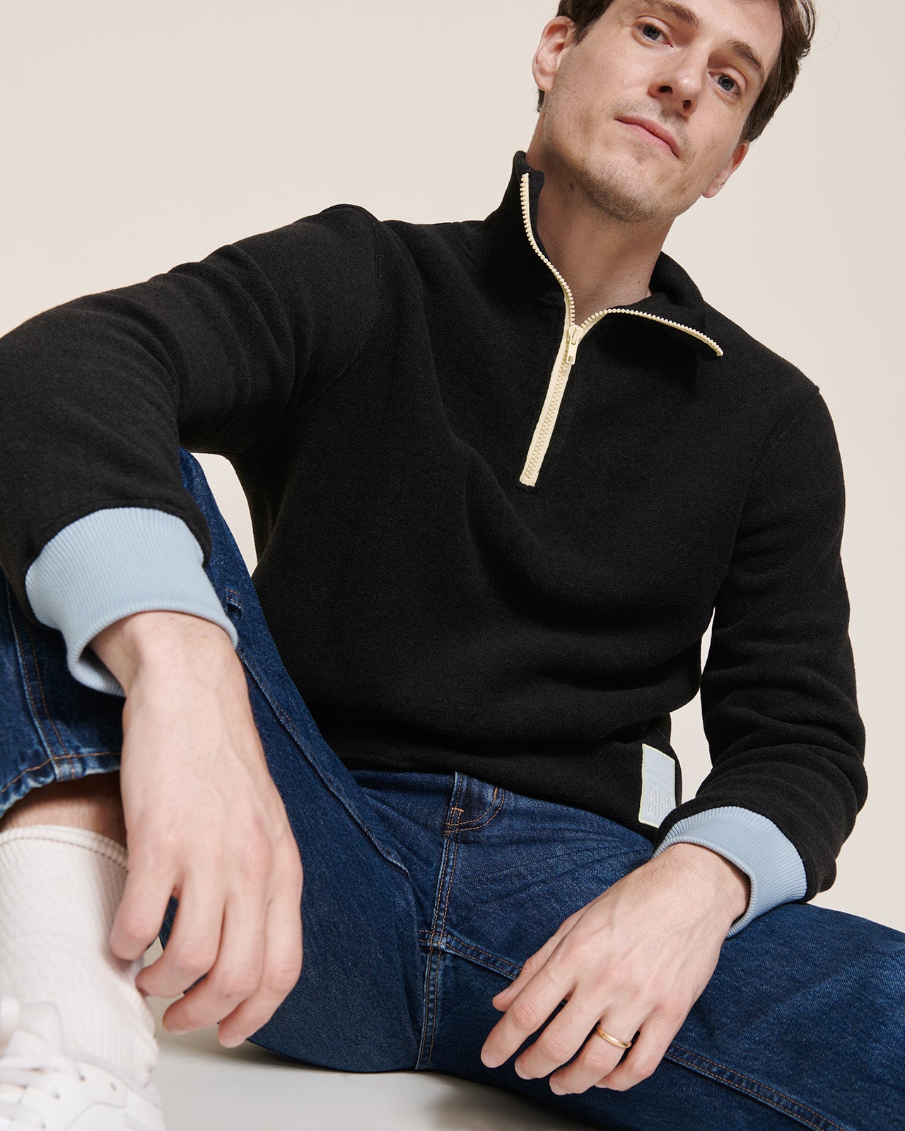 Le sweat Stanny en polaire recyclée et col zippé - gris