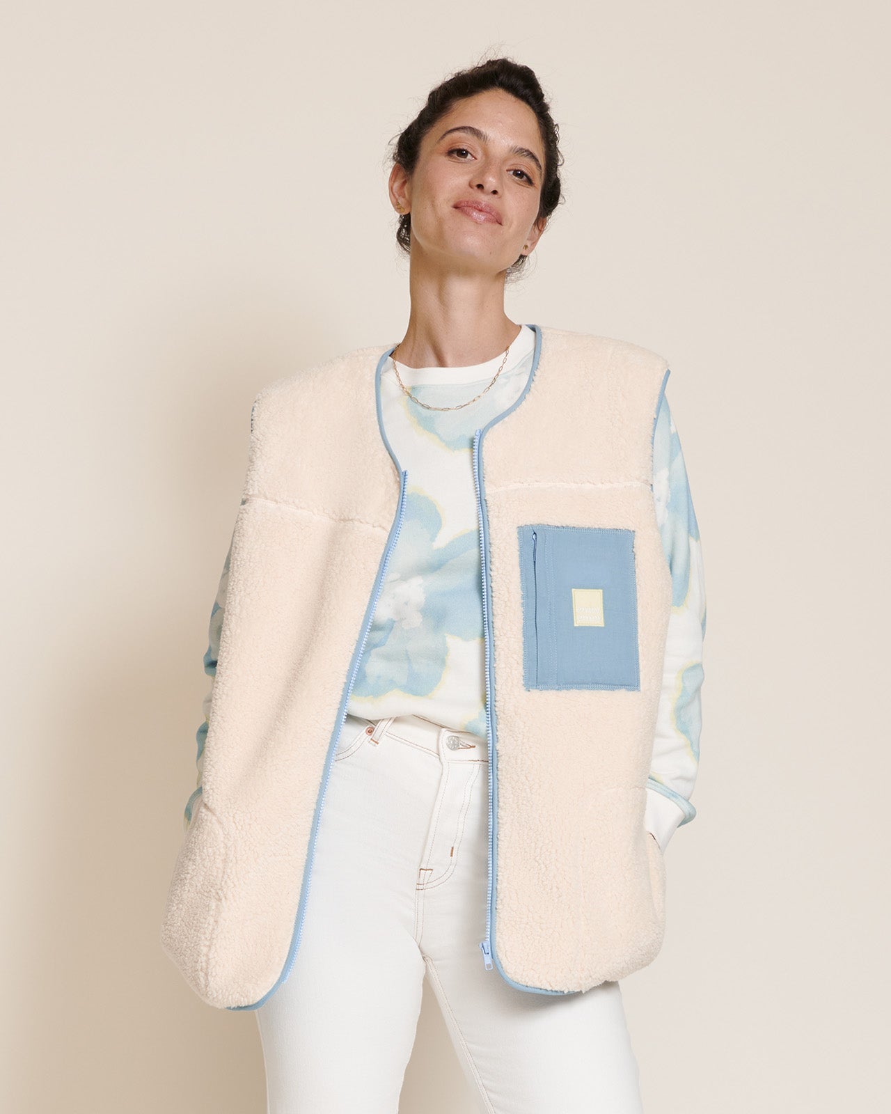 La veste Vic unisexe en bouclette de coton bio - crème