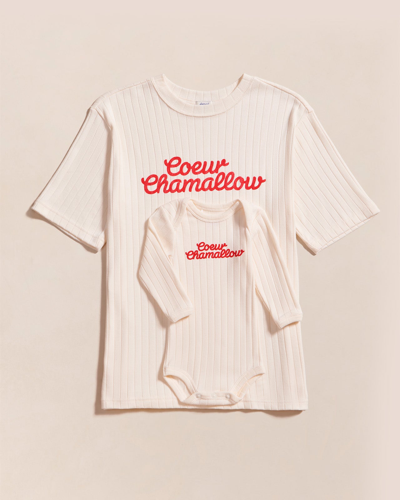 Le t-shirt et le body Cœur chamallow en coton bio - crème