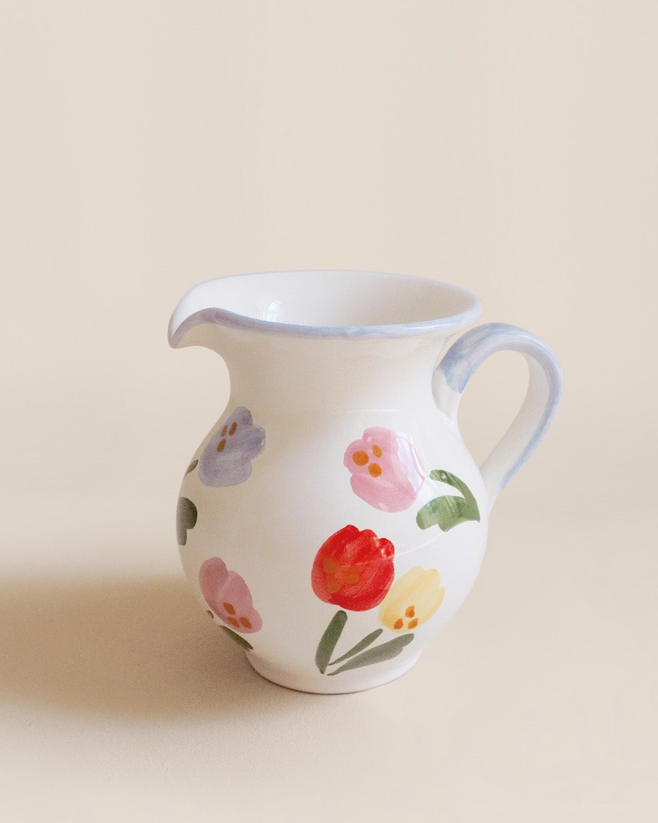 Le pichet tulipes peint à la main - Molleni x émoi émoi