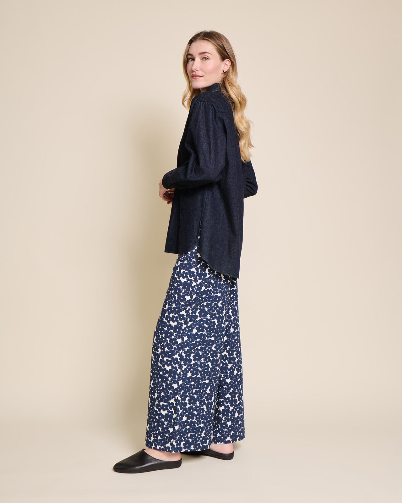 Le pantalon Pauline en coton bio - Anémones bleues