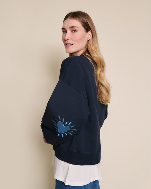 Le sweat Coeur solaire femme avec coudières en coton bio - bleu - émoi émoi   - 4 