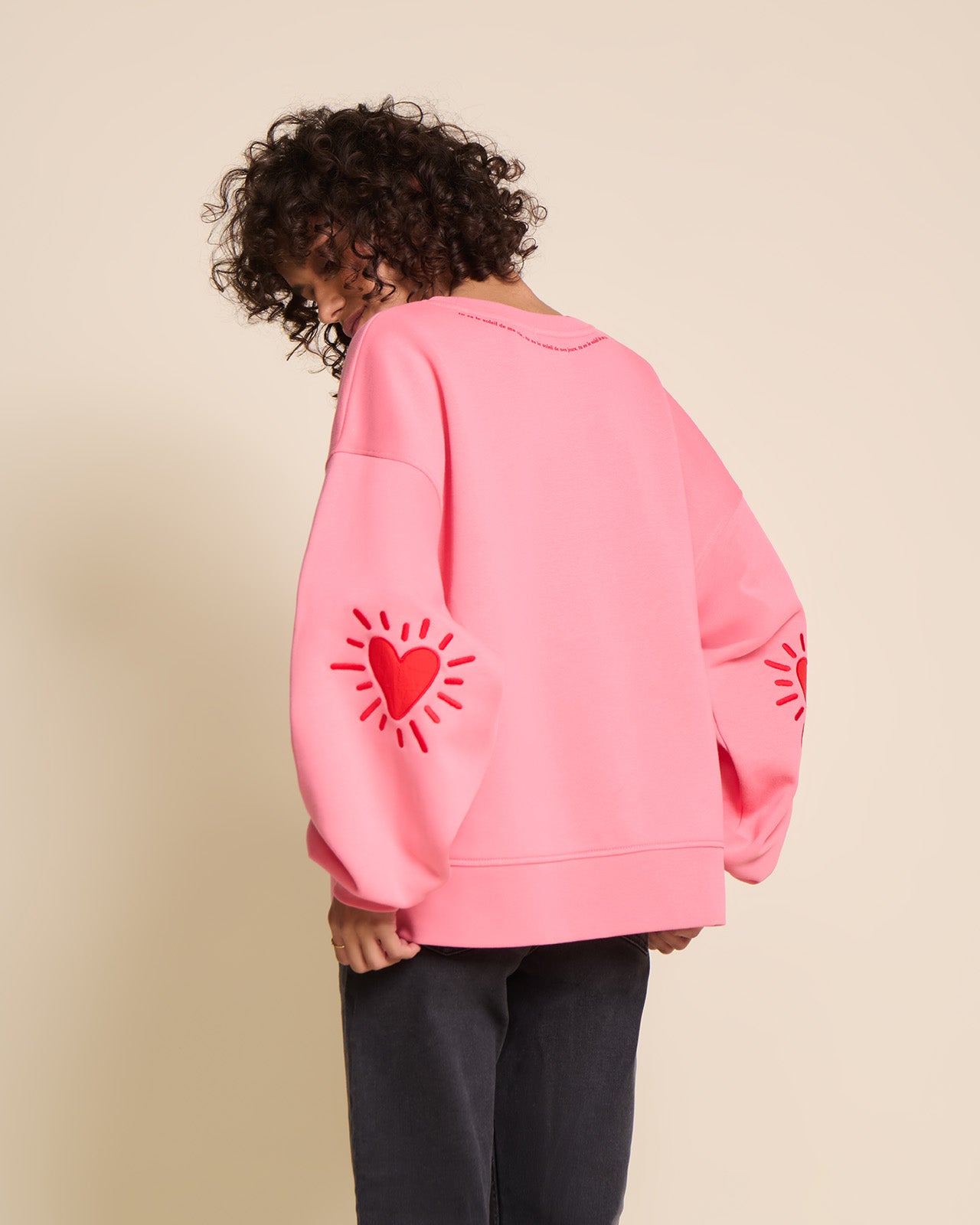 Le sweat Coeur solaire femme avec coudières en coton bio - rose