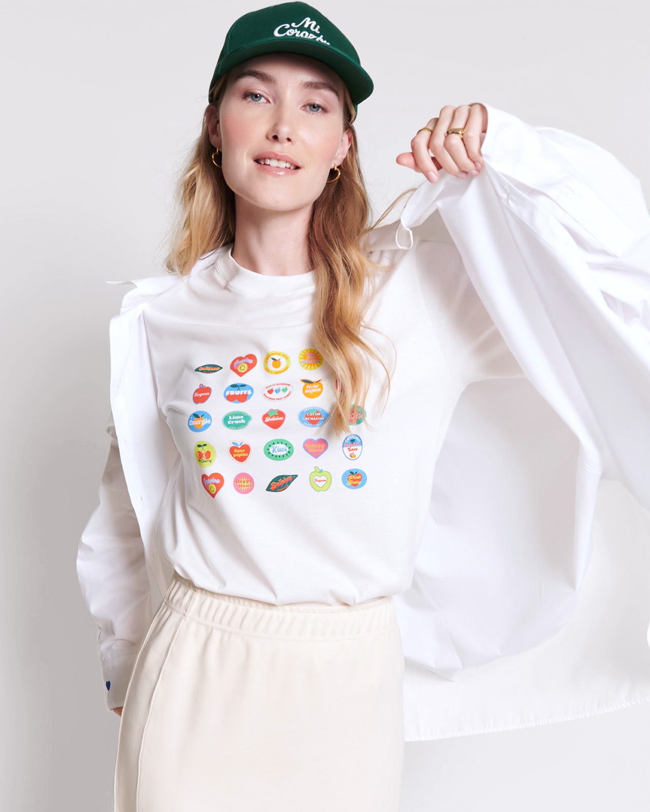 Le t-shirt Stickers fruits femme en coton bio - blanc
