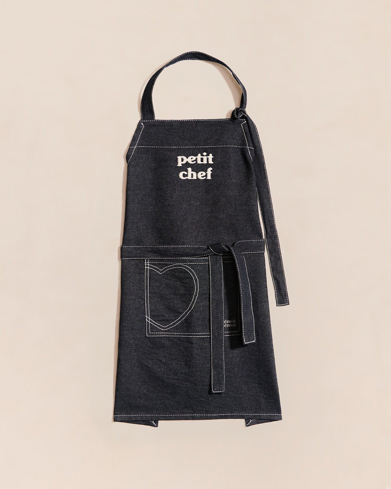 Le tablier brodé Petit chef - denim brut