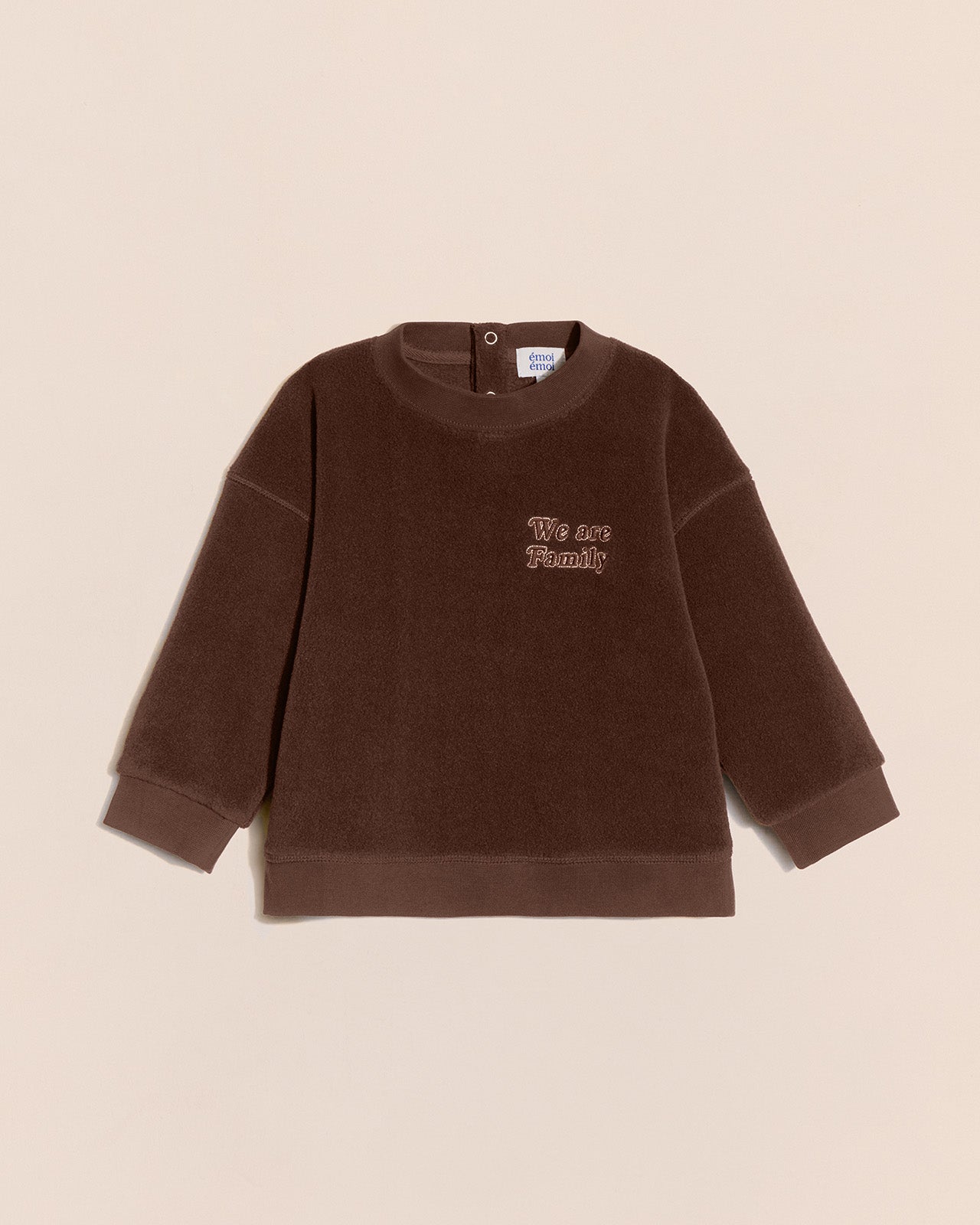 Le sweat We are family enfant en polaire recyclée - chocolat