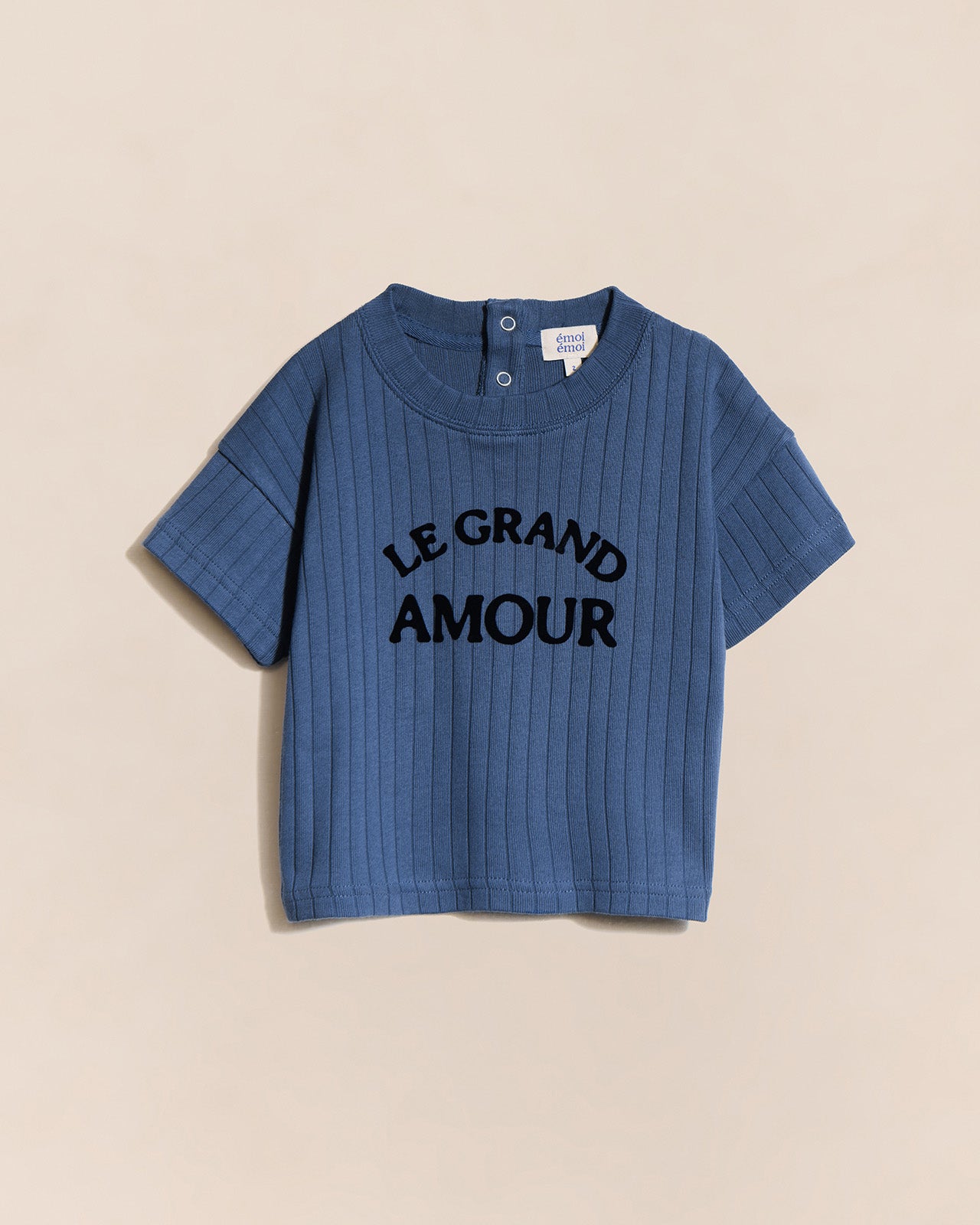Le t-shirt Le grand amour enfant en coton bio - bleu