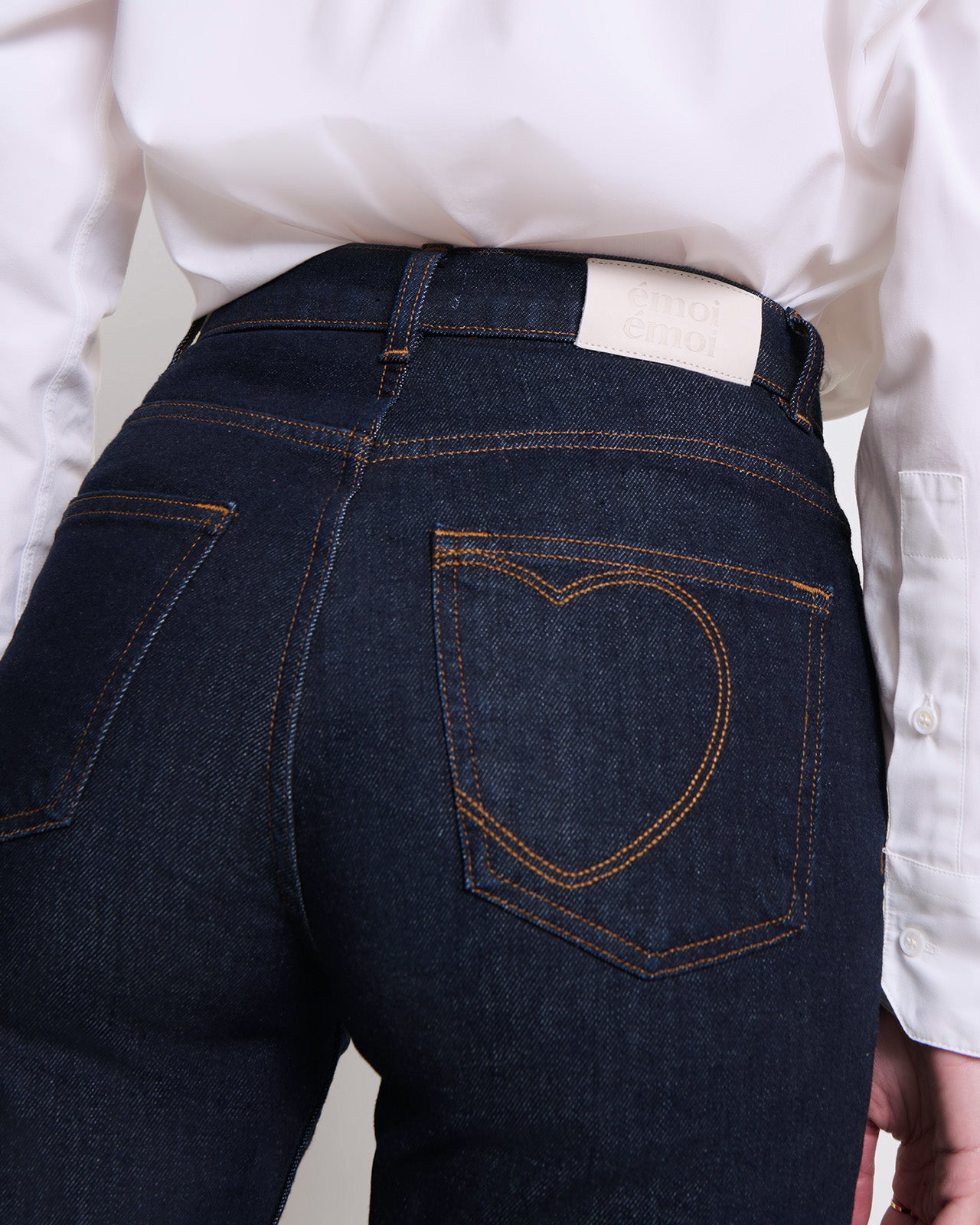 Le Jean droit brut