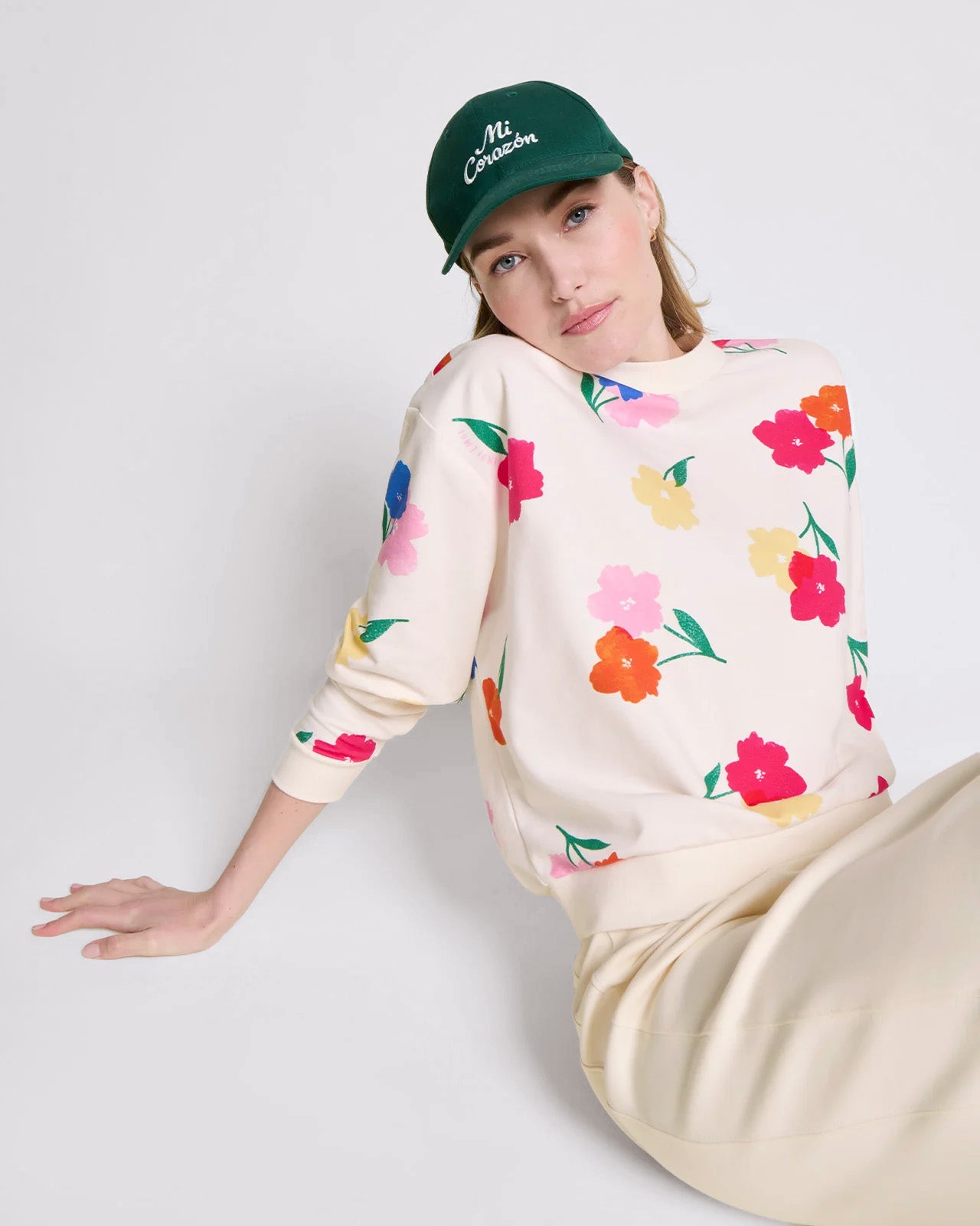 Le sweat Swann en coton bio -  Anémones bouquet