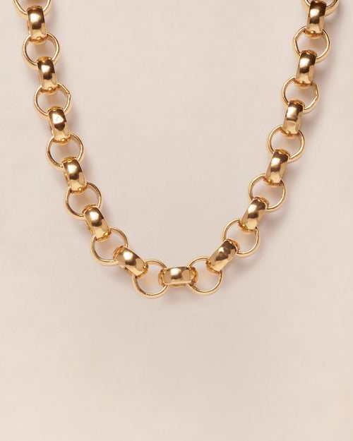 Le collier en maille Chunky XXL doré à l'or fin 24 carats - émoi émoi   - 1 