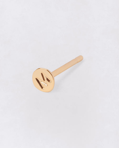 La boucle d'oreille Initiale Bonnie - dorée à l'or fin 24 carats - émoi émoi   - 2 