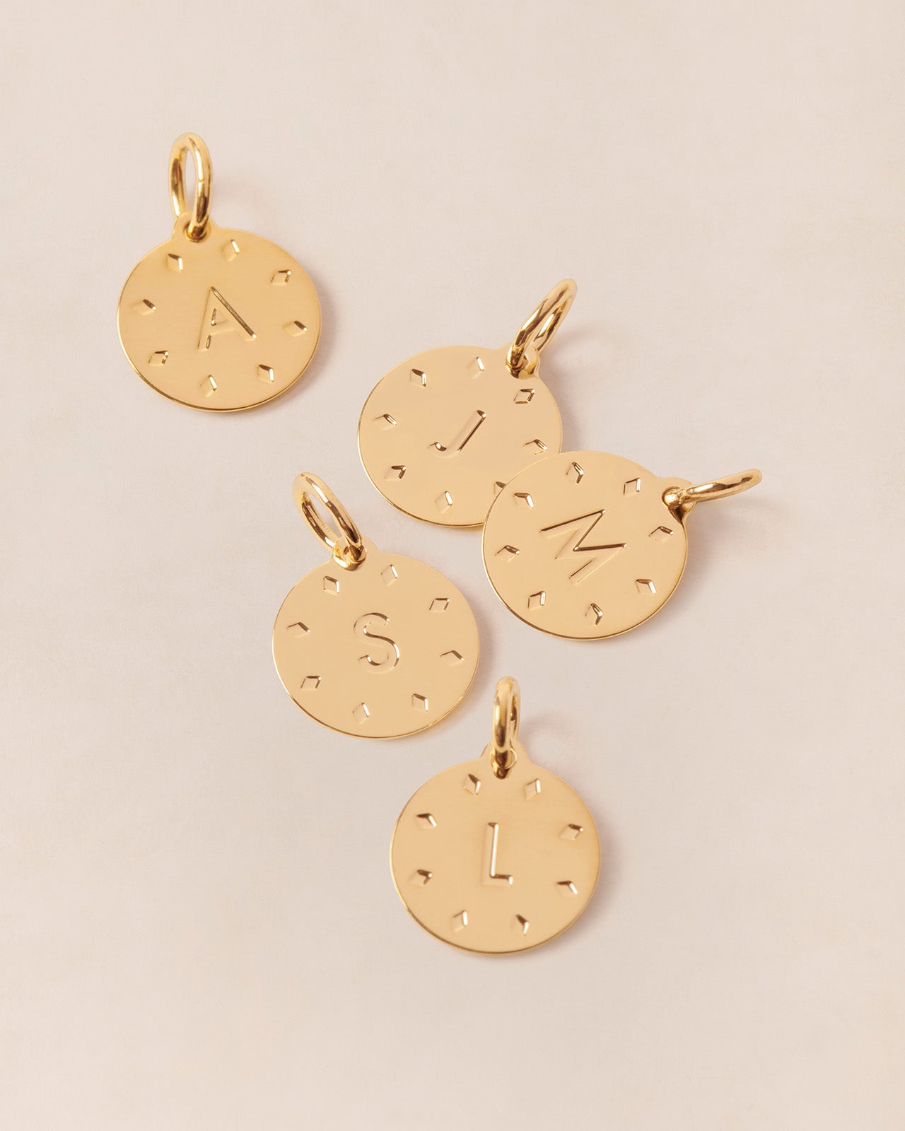 La médaille Initiale - dorée à l