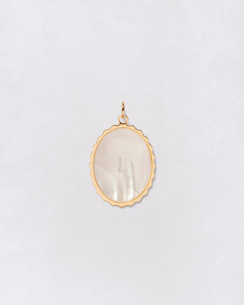 La médaille initiale Madeleine - nacre - 22mm - émoi émoi   - 1 