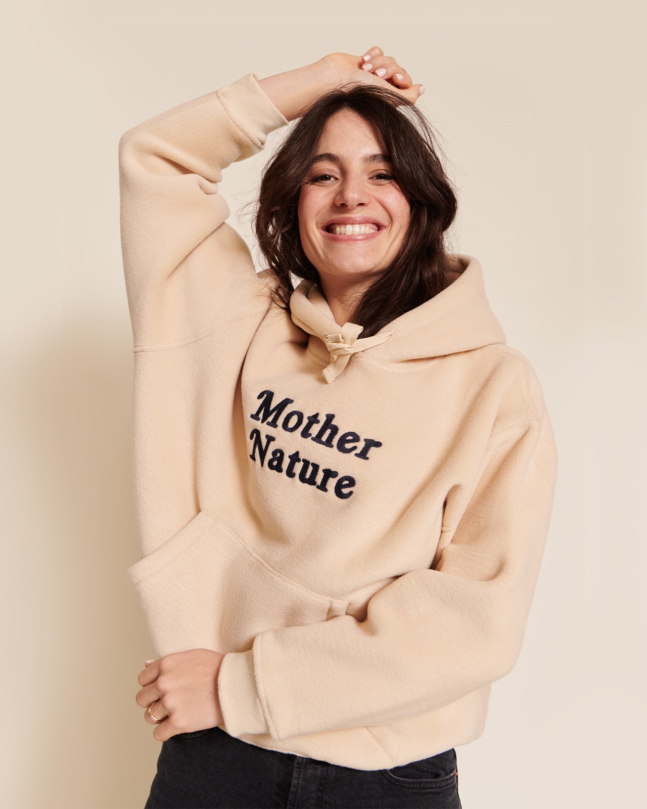 Le hoodie Mother Nature en polaire recyclée - beige