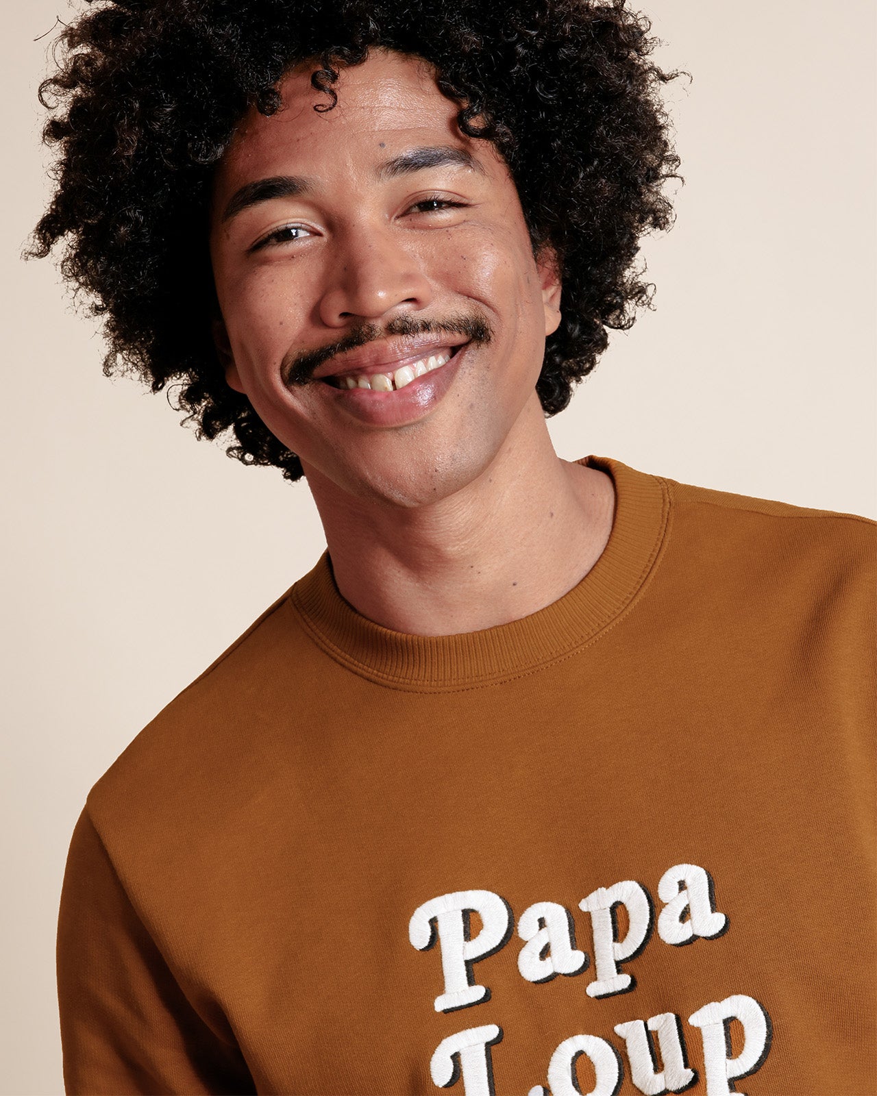 Le sweat Papa loup en coton bio - caramel