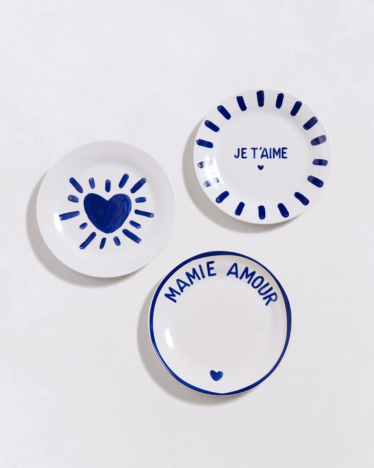 Le lot de 3 assiettes Mamie Amour - 19 cm