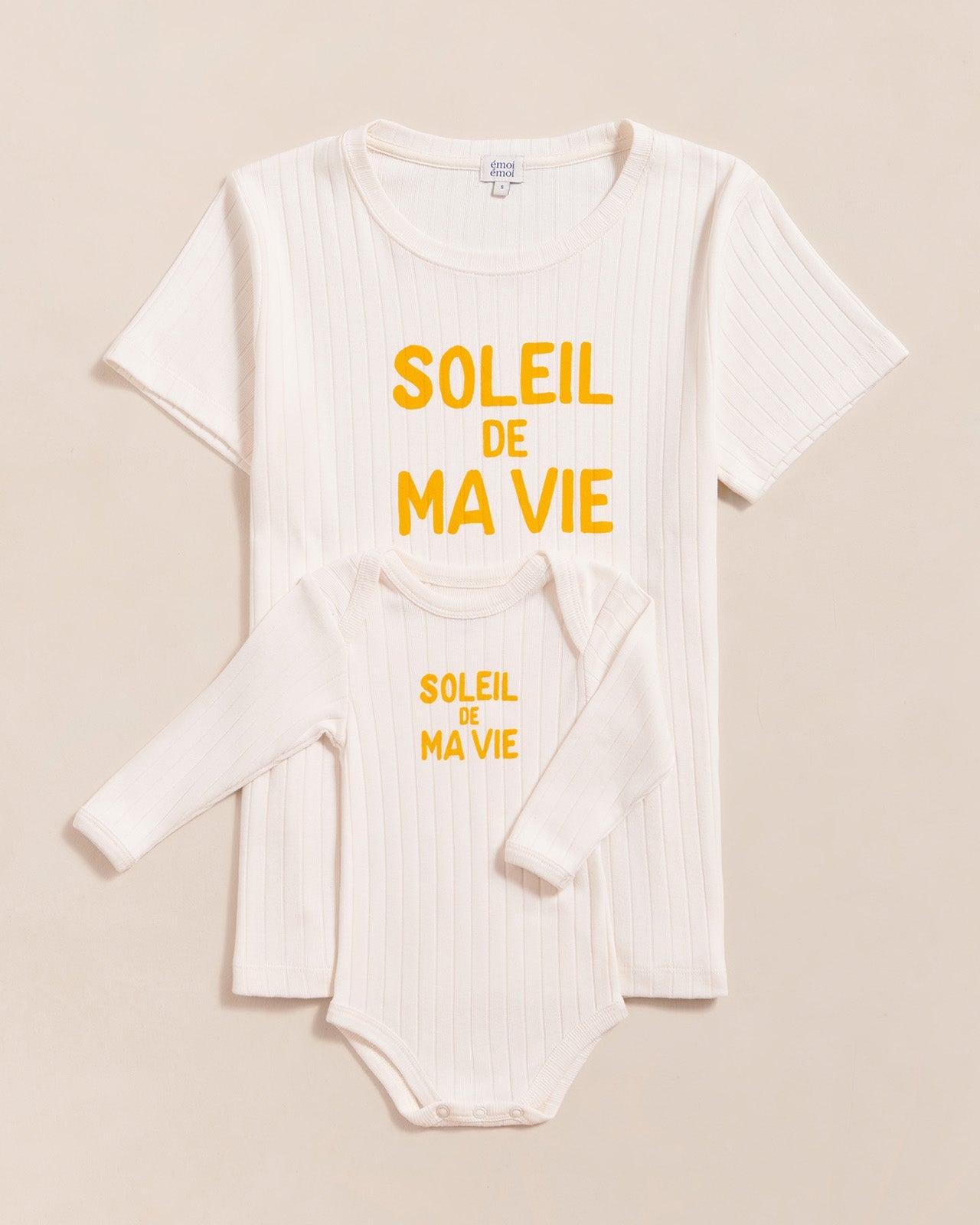 Le body et le t-shirt Soleil de ma vie en coton bio - crème