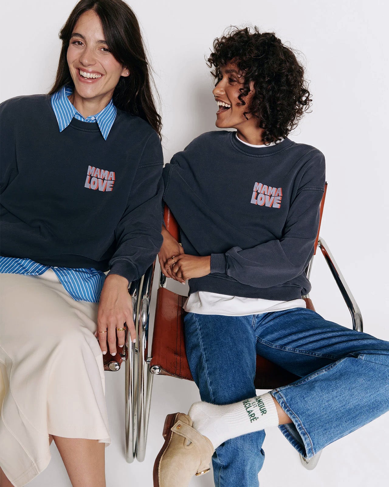 Le sweat Mama love en coton bio - garment dye stone washed