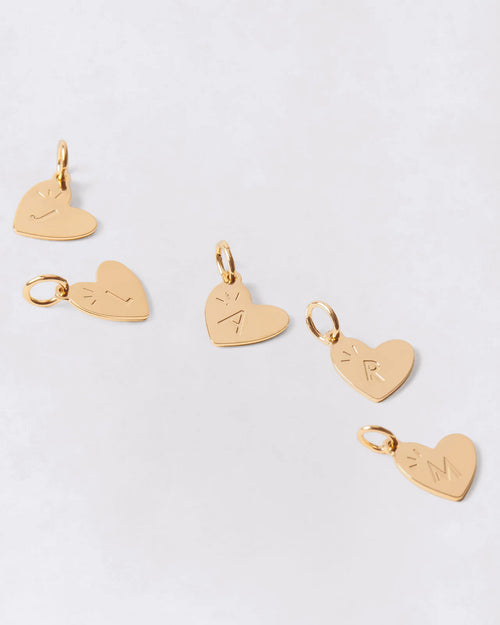 La médaille Initiale cœur - dorée à l'or fin 24 carats - 10mm - émoi émoi   - 1 