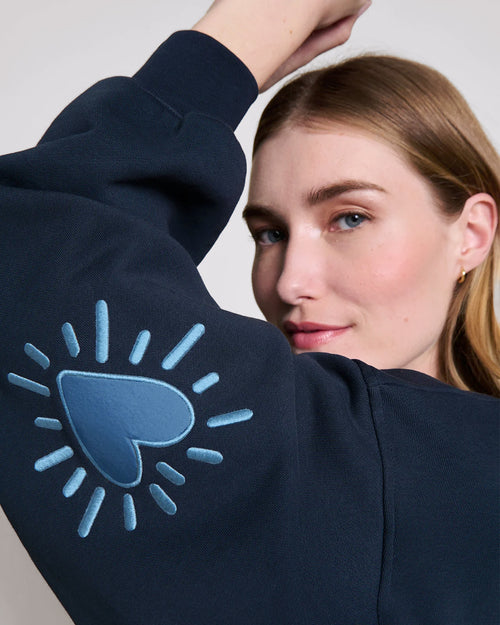 Le sweat Coeur solaire femme avec coudières en coton bio - bleu - émoi émoi   - 1 