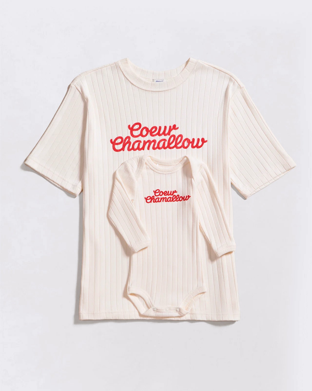 Le t-shirt et le body Cœur chamallow en coton bio - crème
