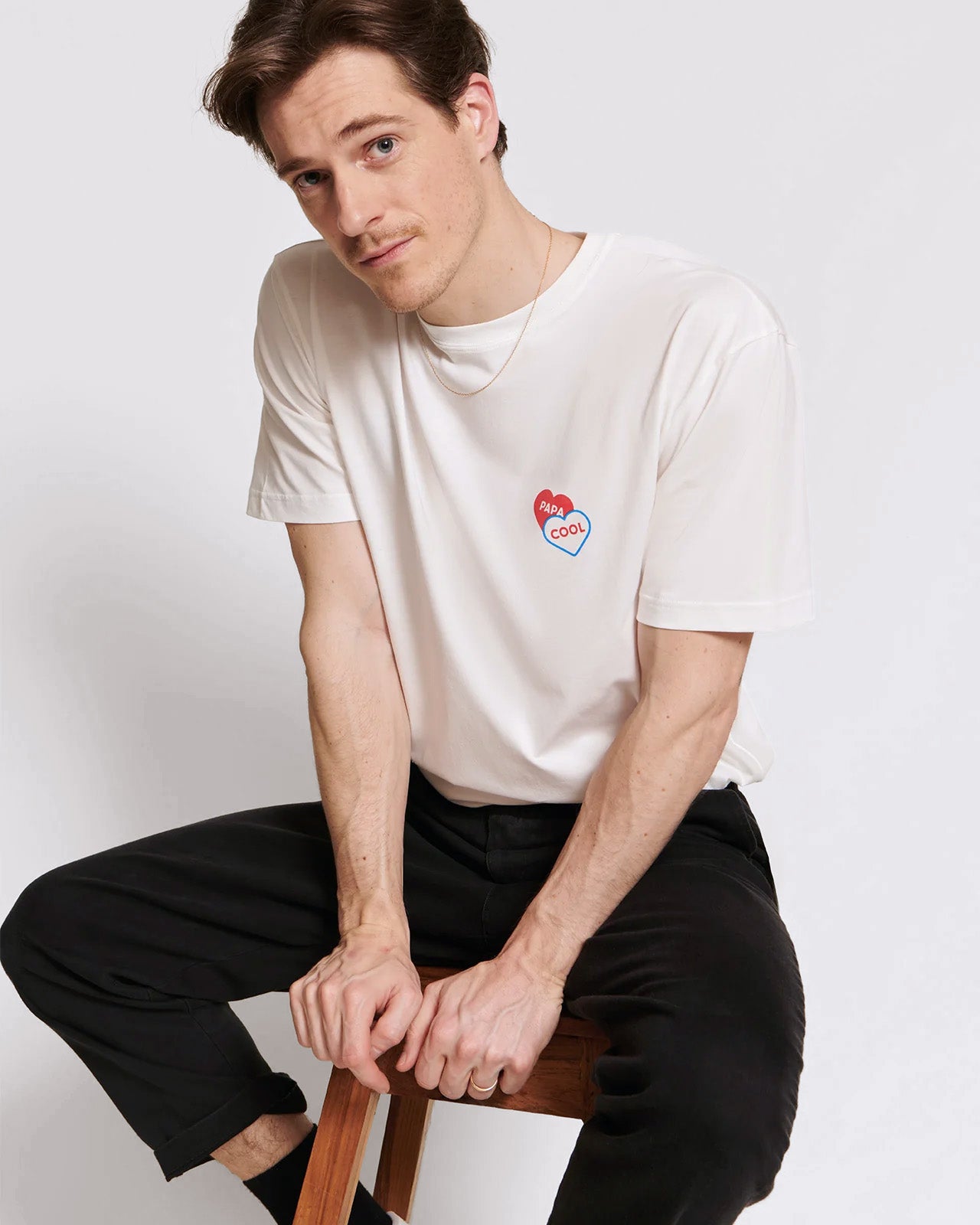 Le t-shirt Papa cool 2 cœurs en coton bio - blanc