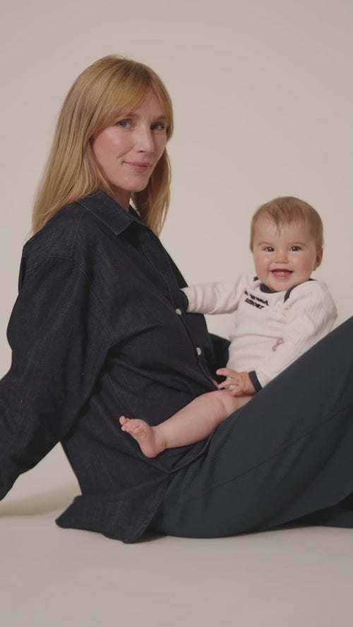 La chemise L'amour est déclaré en coton bio - denim - émoi émoi   - 15 