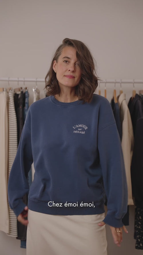 Le sweat L'amour est déclaré homme - garment dye bleu - émoi émoi   - 4 