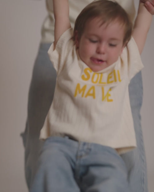 Le t-shirt Soleil de ma vie enfant en coton bio - crème - émoi émoi   - 4 