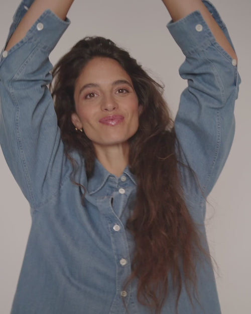 La chemise L'amour est déclaré en coton bio - denim clair - émoi émoi   - 8 