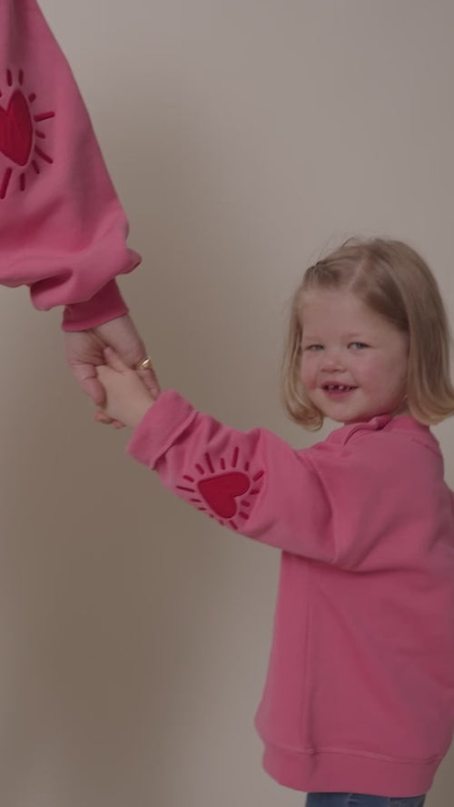 Le sweat Coeur solaire femme avec coudières en coton bio - rose - émoi émoi   - 6 