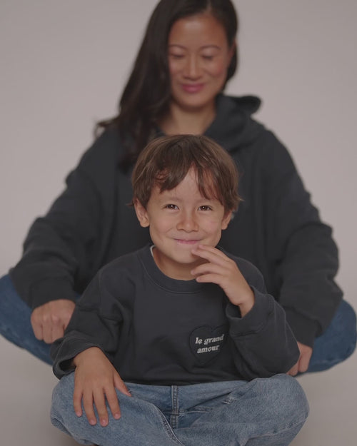 Le duo sweat et hoodie Le grand amour en coton bio - charbon - émoi émoi   - 11 