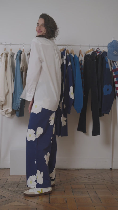 Le pantalon Pauline en coton bio - Fleur bleue XL - émoi émoi   - 8 