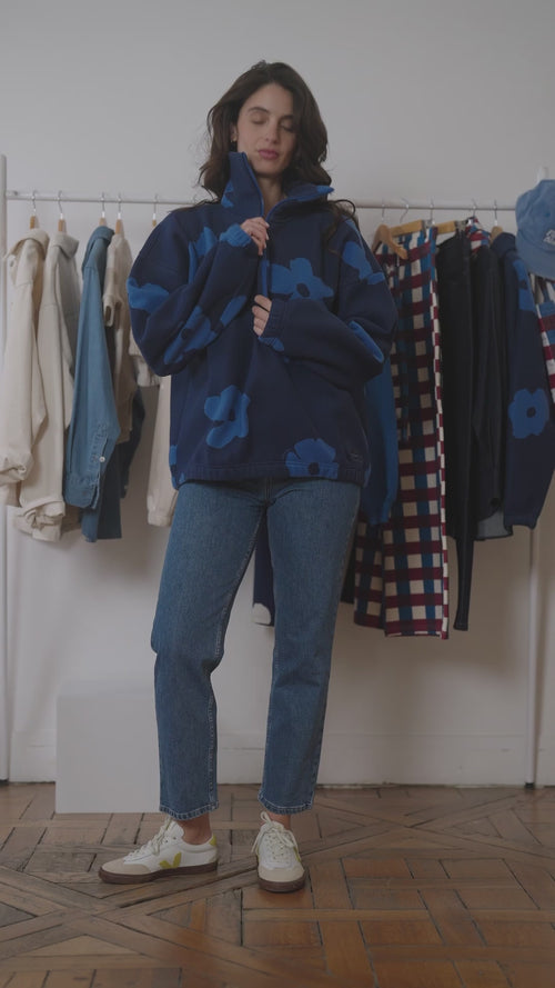 Le sweat Sven en polaire recyclée - Fleurs bleues - émoi émoi   - 9 