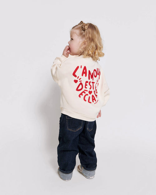 Le sweat enfant L'amour est déclaré en coton bio - crème / rouge - émoi émoi   - 1 