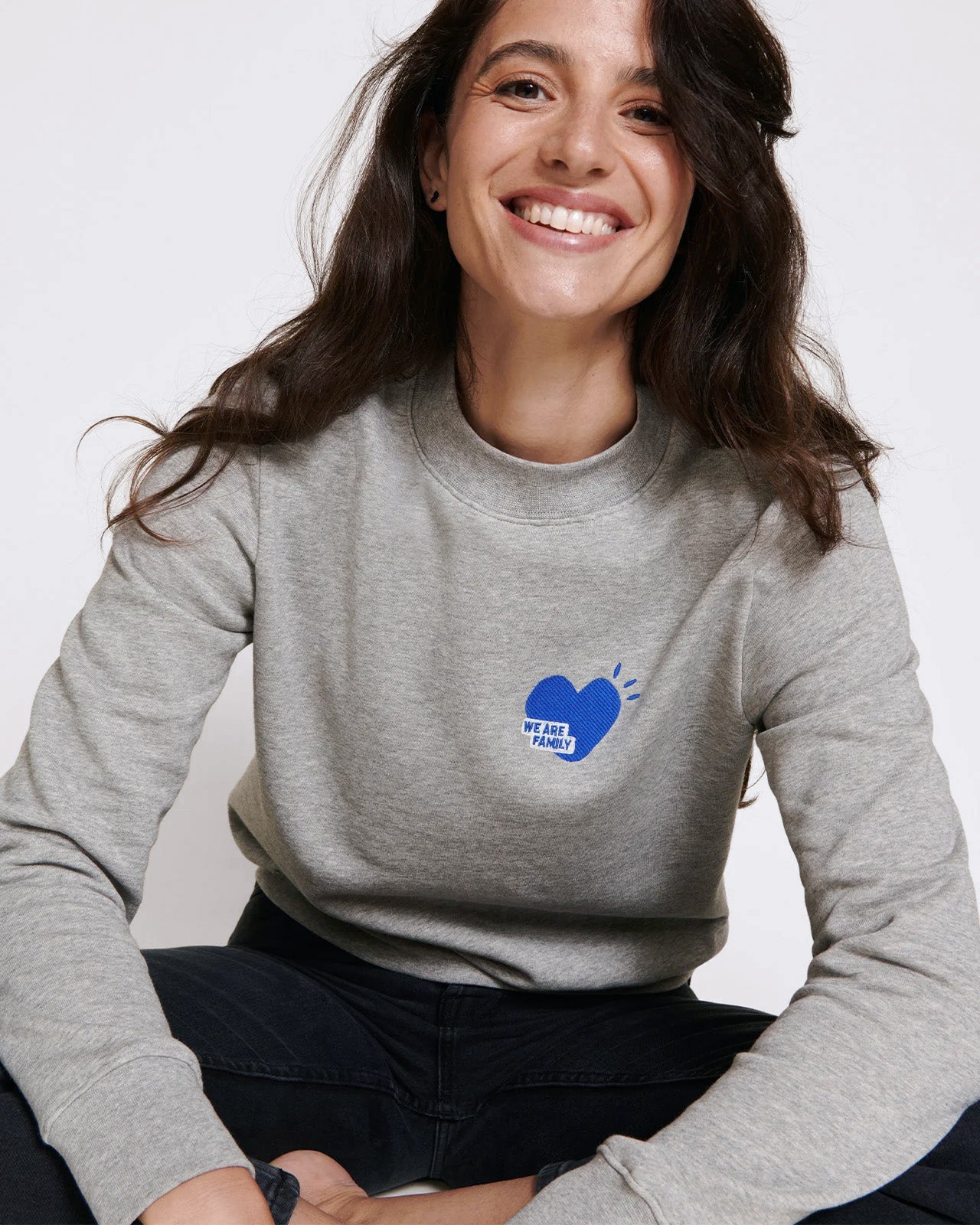 Le sweat We are family femme en coton bio - gris chiné