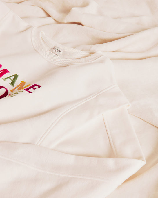 Le sweat brodé Mamie love en coton bio - crème et rouge – émoi émoi