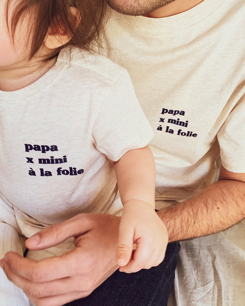 Le t-shirt Papa x mini à la folie enfant en coton bio - beige chiné - émoi émoi   - 2 