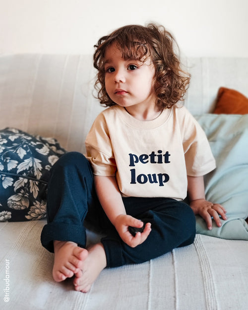 Le t-shirt Petit loup en coton bio - latte - émoi émoi   - 2 