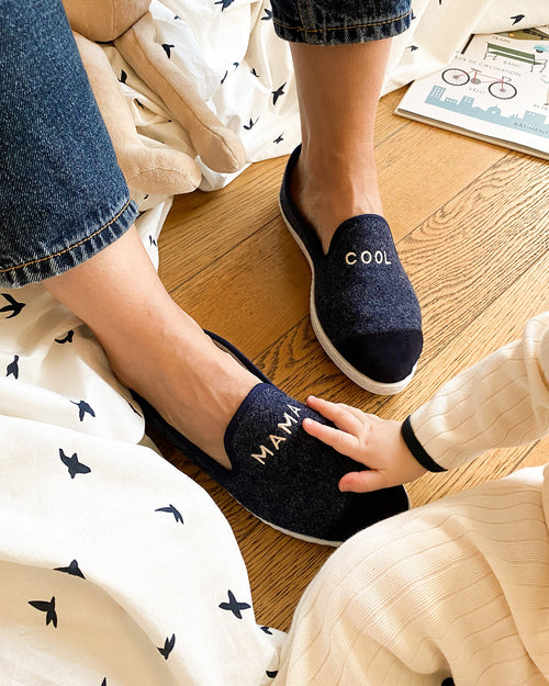 Les chaussons Mama cool navy - Angarde x émoi émoi - émoi émoi   - 1 